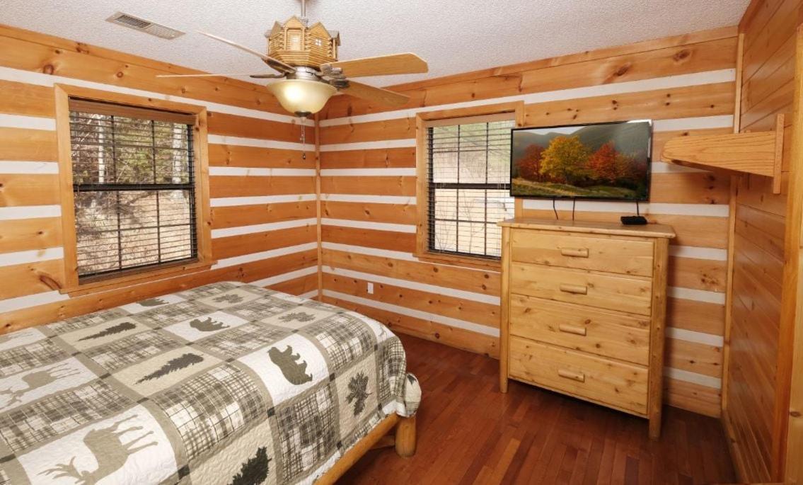 Smoky View With A Twist Villa Pigeon Forge Eksteriør bilde