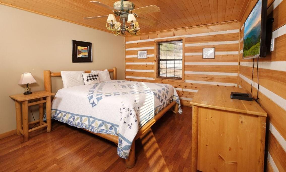 Smoky View With A Twist Villa Pigeon Forge Eksteriør bilde