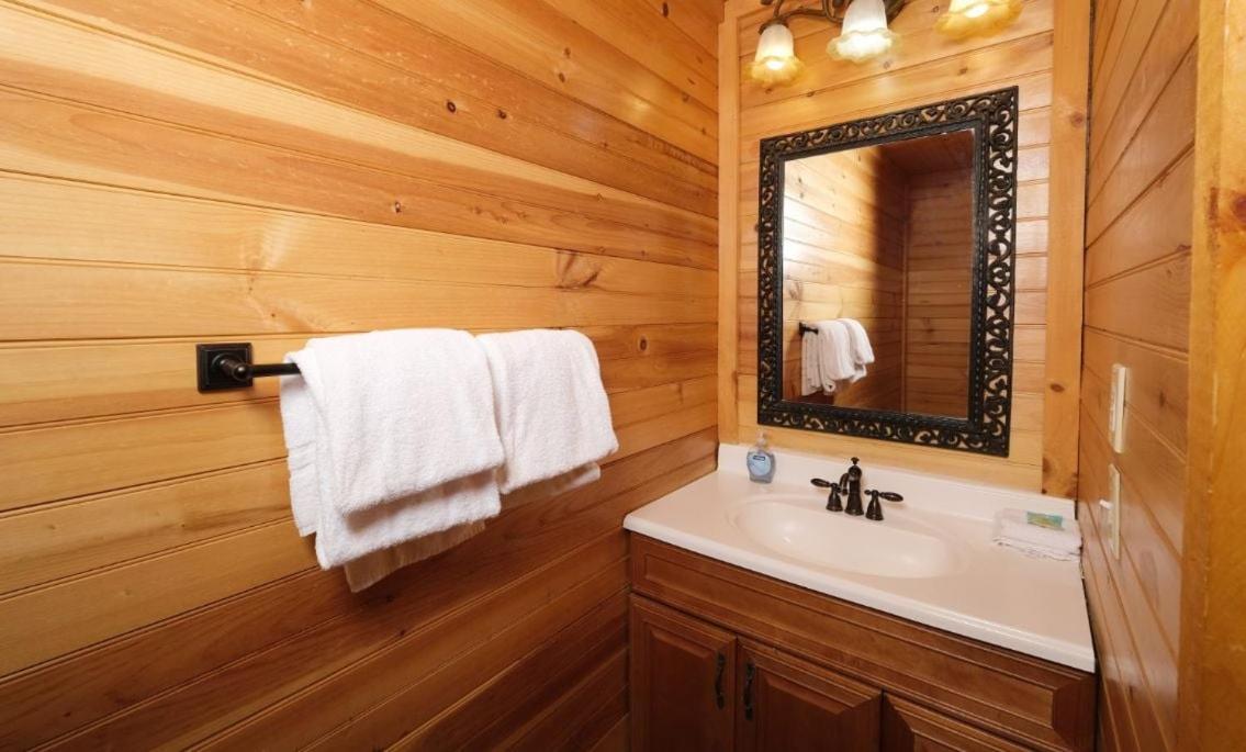 Smoky View With A Twist Villa Pigeon Forge Eksteriør bilde